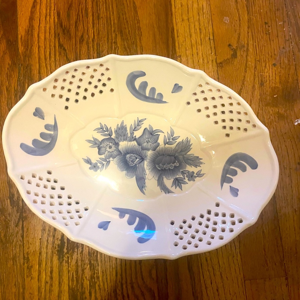 Home Interiors 2002 legged platter
